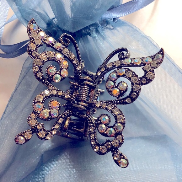 Beautiful silvertone rhinestone hair clip - Picture 5 of 5